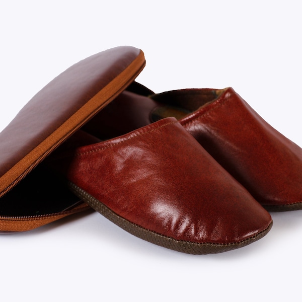 Pantoufles de voyage en cuir marron avec étui - Pour hommes et femmes !