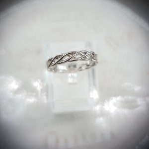 Celtic Eternity Knot Ring | Irish Ring | Platinum Coated 925 Sterling Silver | Celtic Engagement Ring |  Irish Silver Celtic Knot Ring