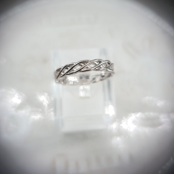 Celtic Eternity Knot Ring Irish Ring Platinum Coated 925 Sterling