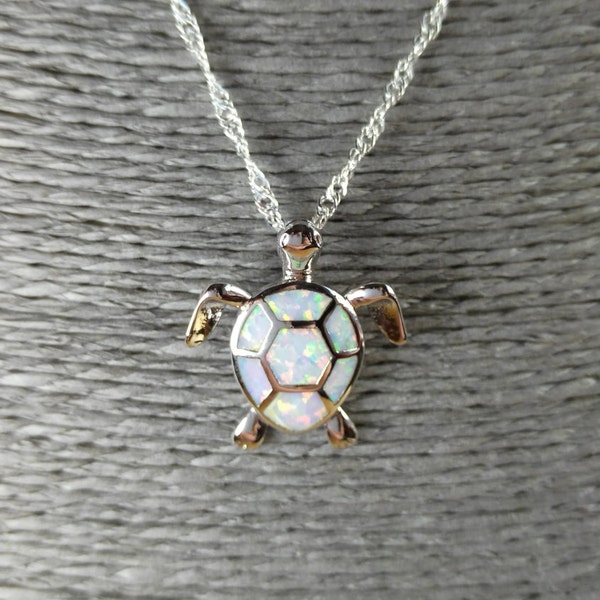 Collier de tortue opale de feu blanc | Platine sur argent sterling | Belle opale de feu | Soutenir la faune | Fabriqué à la main en Irlande