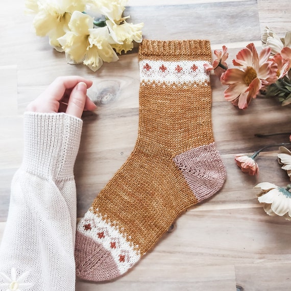FOLNUA ♥ Flower Crochet Socks/追跡付 June 2024 Club Reveal! — Andrea Rangel