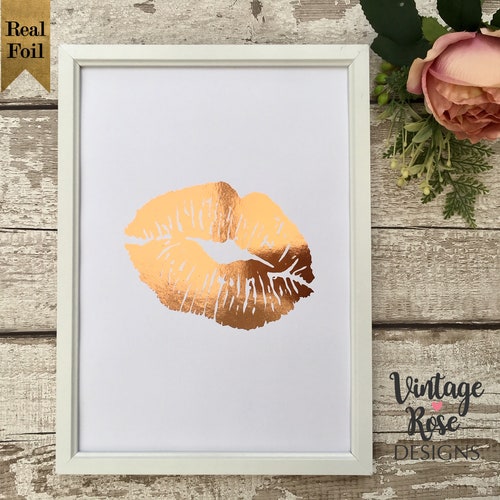 Kiss Lips Rose Gold Foil Print Beauty Wall Art Glamorous New Zealand - Gold Foil Lips Wall Art Kiss Lips Rose Gold Foil Print Beauty Wall Art Glamorous New Zealand - Gold Foil Lips Wall Art