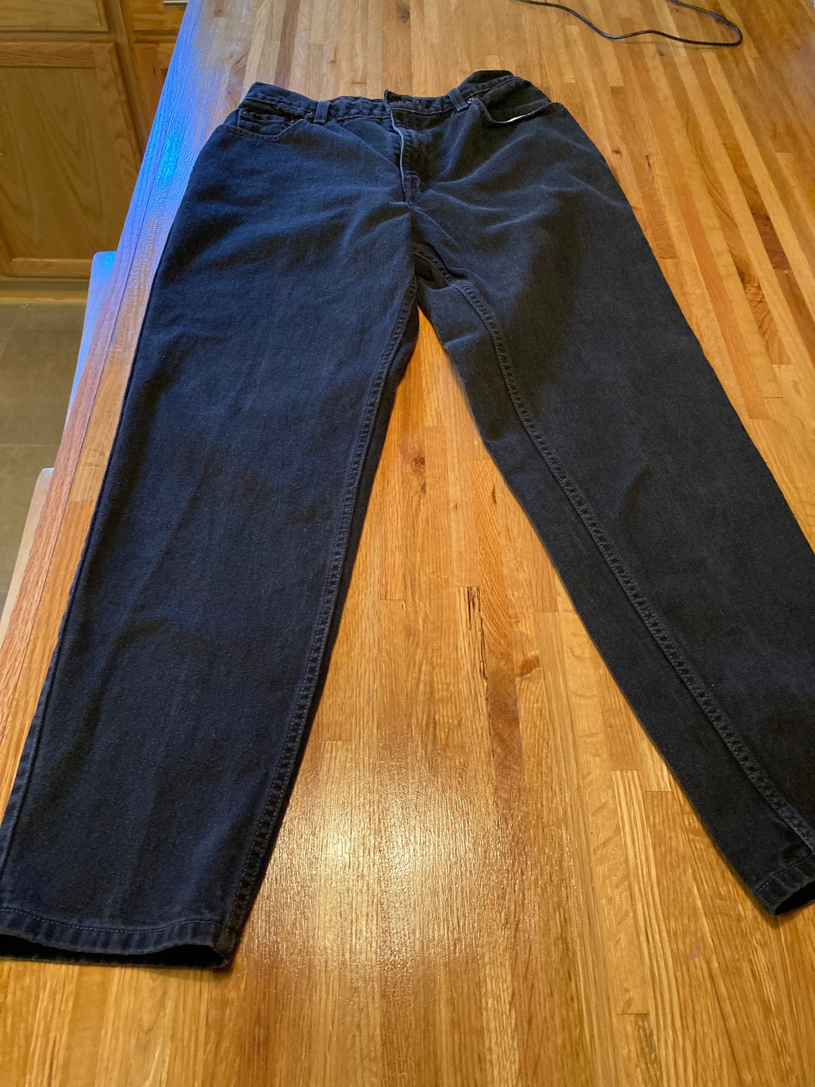 black levis for women