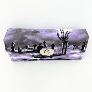 Cementerio Esqueleto Lápida Mortuoria Muerte Espeluznante Espeluznante Hecho a mano / Cartera de acordeón / Organizador / Embrague / Sostiene teléfono celular / Listo para enviar