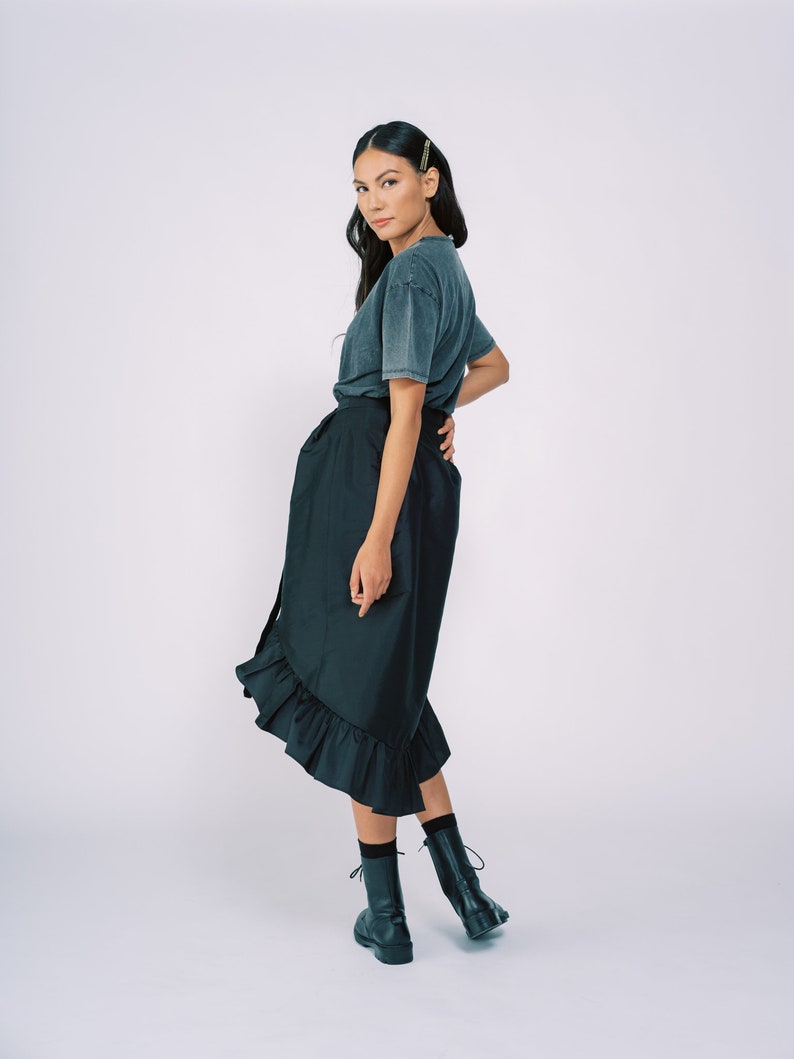 Taffeta Wrap Skirt in Black by TANROH womenswear/ women's fashion/women's clothing image 4