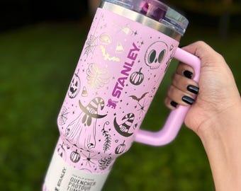 Vaso Stanley de Halloween grabado: Sombrero de bruja rosa de 40 oz, calavera, calabaza, personalizable