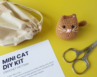 Crochet Mini Cat DIY kit, little amigurumi cat making set, easy crochet project, crafting gift for cat lovers, 24 colours
