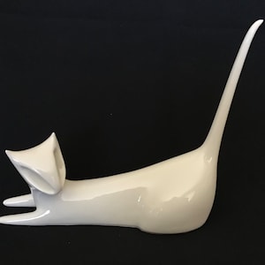 1970s Royal Dux Porcelain Lying Cat Figurine Designed by Jaroslav Jezek