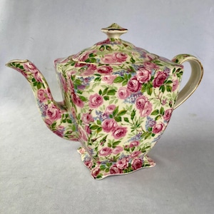 RARE Vintage 1940s Royal Winton Grimwades 18 oz Teapot Chintz “June Roses”