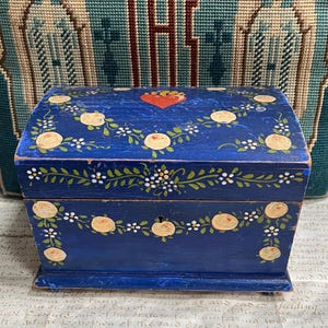 Antique Timeworn Hand Painted Floral & Heart Decoration German Dutch Folk Art Dome Topped Small Marriage Box Work Box