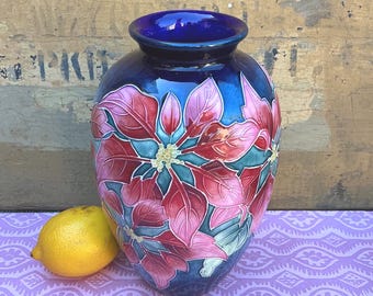 Pretty Large Old Tupton Ware Poinsettia Tube Line Decoration Vase By Jennie McDougal 20 cm (h)