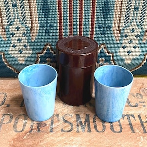Antique Art Deco Marbled Blue Bandalasta Ware Beakers Stirrup Cups In Bakelite Travel Case ~ Antique Picnic