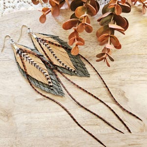 Boucles d&#39;oreilles automne plumes en cuir : longue boucle d&#39;oreille plume, bijoux en cuir, boucle d&#39;oreille automne en cuir, boucle d&#39;oreille plume brune, boucle d&#39;oreille en cuir scintillant