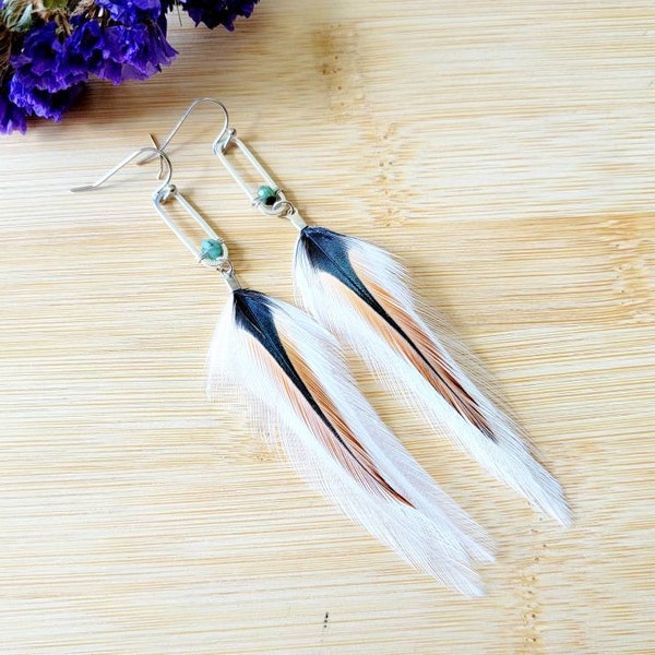 Boucles d'oreilles plumes/ boucles d'oreilles plumes blanches/ boucles d'oreilles plumes bohèmes/ boucles d'oreilles plumes véritables/ petites boucles d'oreilles plumes/ bijoux western/ cadeaux bohèmes