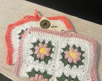Crochet Book Cover with Floral Granny Squares – Handmade Book Sleeve with Tie Closure, Crochet Book Cover, Gift for Book Lovers