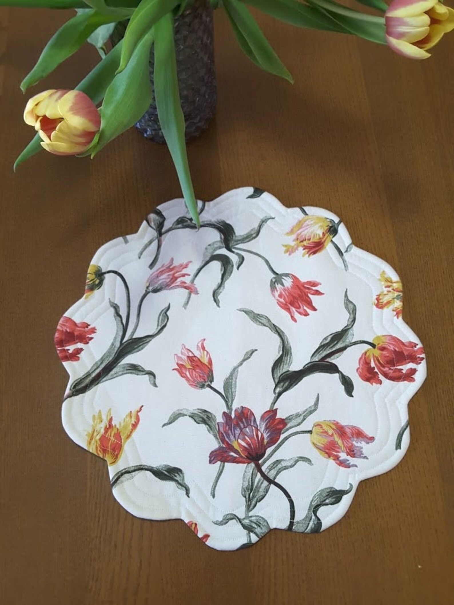 Tulips Round Table Placemats Quilted Round Tablemats Wedding Etsy