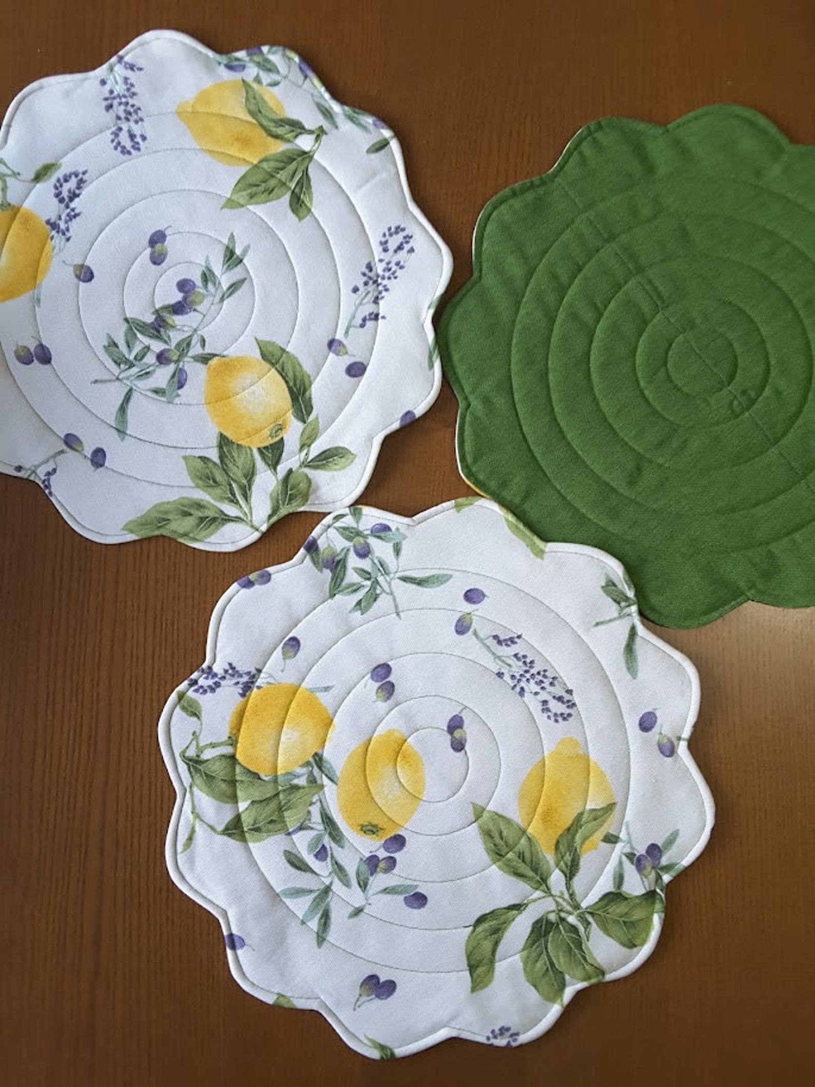 Round Quilted Placemats Lemon Print Place Mats Lemon Table Etsy
