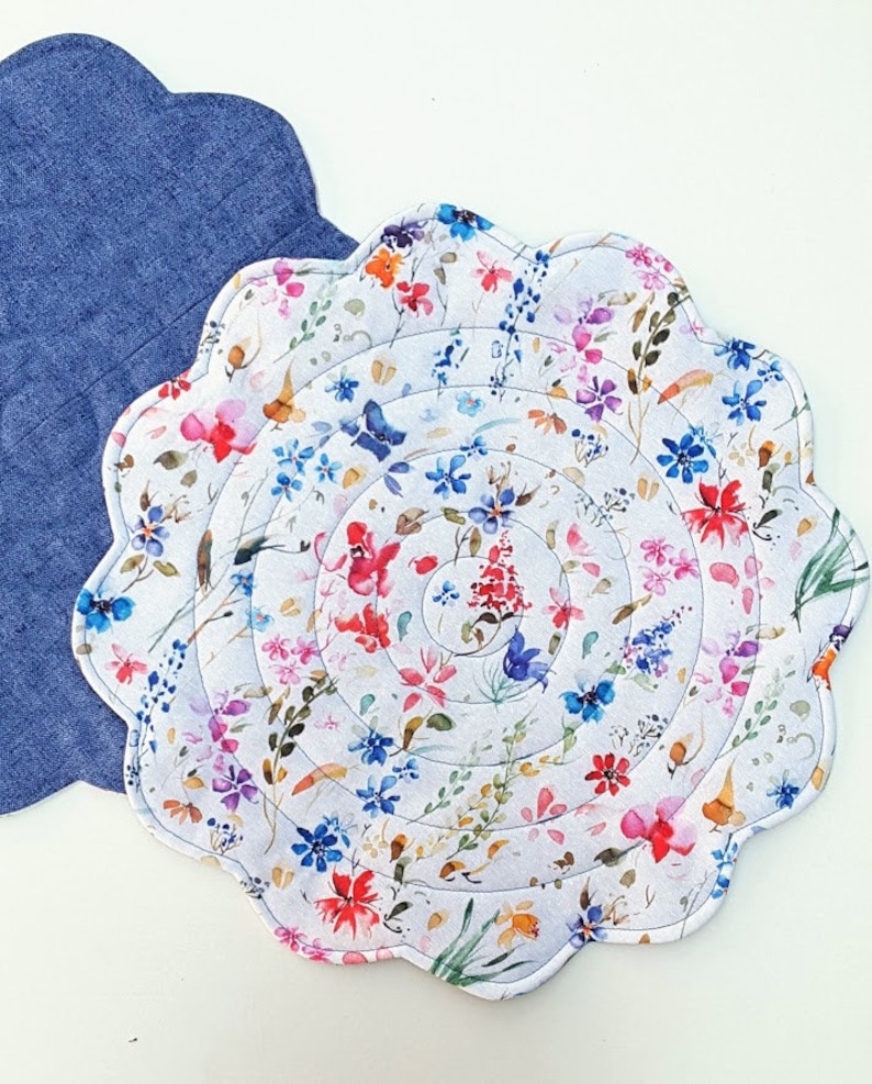 Floral Scalloped Placemats, Quilted Round Place Mats, Reversible and Washable, Festive Table Scaping, Lovely Gift For Mom from Son image 3