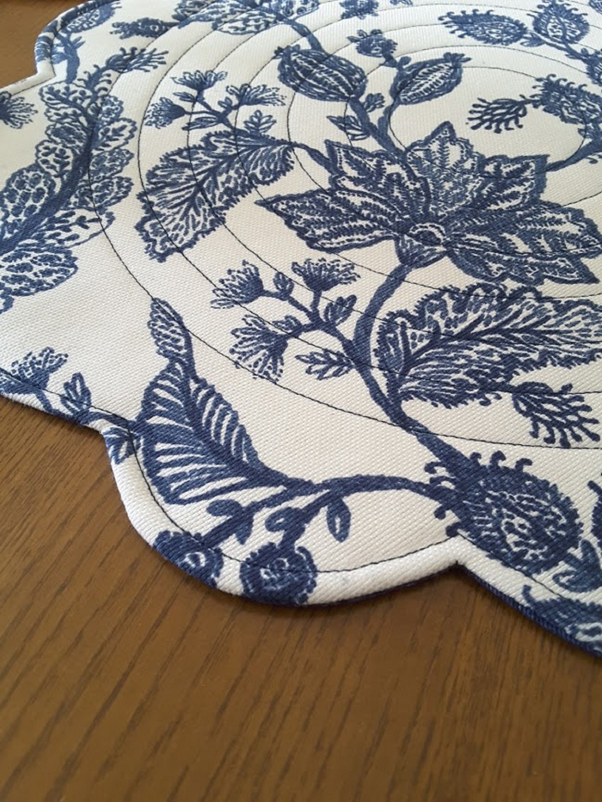 Blue Scalloped Placemats Quilted Round Place Mats Reversible Etsy