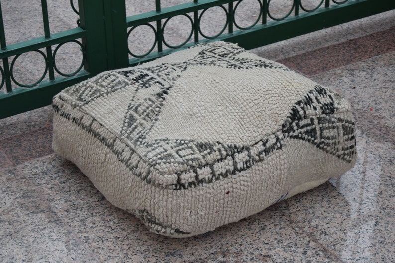 Multicolor Berber Azilal Square wool Moroccan pouf Marmusha footstool Floor poufs Handmade wool Vintage Home decor furniture 100/% wool