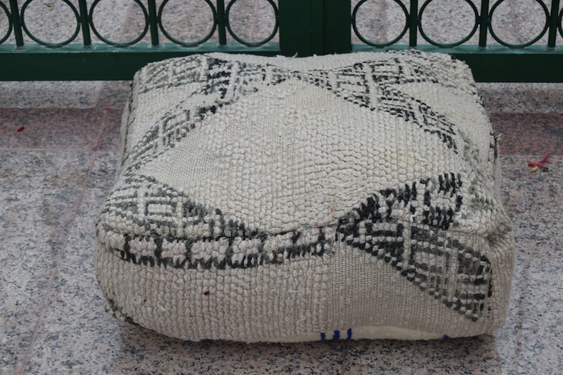 Multicolor Berber Azilal Square wool Moroccan pouf Marmusha footstool Floor poufs Handmade wool Vintage Home decor furniture 100/% wool