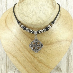 Celtic Round Cross Leather Choker Cord Necklace. Handmade Tribal Ethnic Celtic Style Choker with a Large Silver Tone Cross Pendant.