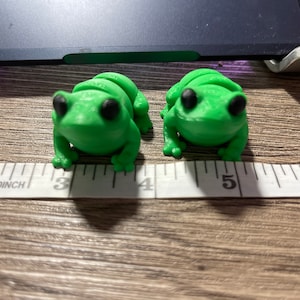 3D Printed, Mini Sized Frog Fidget, Articulated Stress Flexi Figure, Tiny Flexible Frogs, Desk Adult Fidget Toy, USA Made,  PLA