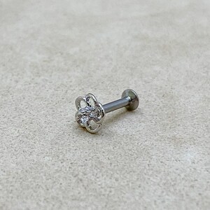 16G Mini Flower Flat Back Labret Stud • 316L Surgical Steel • Tragus Stud • Flat Back Earring • Helix • Conch • Labret Stud