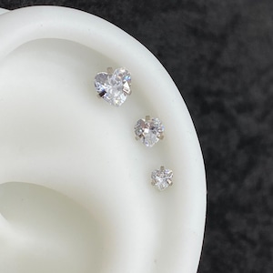16G Heart Flat Back Labret Stud / 316L Surgical Steel / Tragus Stud / Flat Back Earring / Helix Earring / Conch Earring / Cartilage Earrings