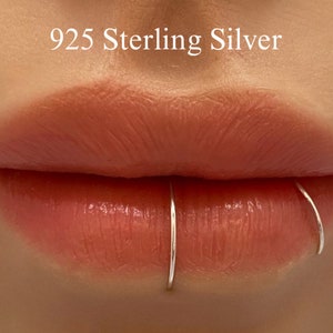 2 Stück handgefertigter, nickelfreier, nicht anlaufender 22 g 0,6 mm, gefälschter Lippenring, 14 Karat Gold gefülltes 925er Sterlingsilber. Bild 3