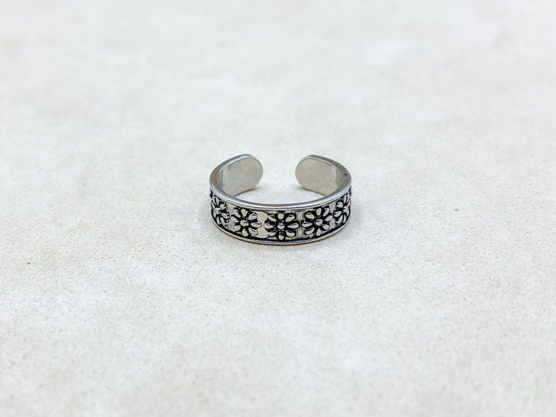 Toe Ring, Adjustable Toe Ring, Silver Toe Ring, Flowers Toe Ring, Boho Toe Ring. image 1