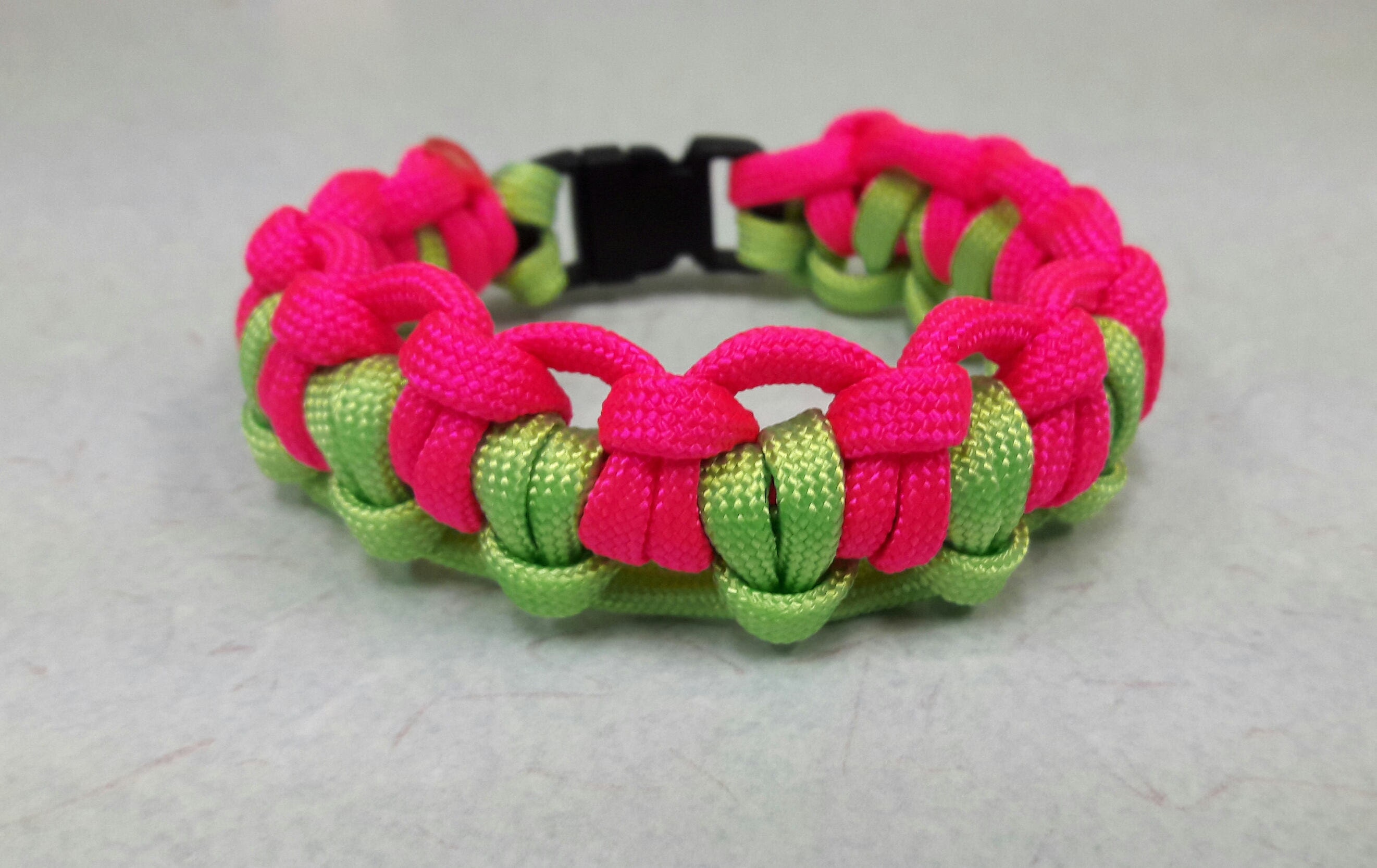 Cow hitch paracord bracelet - Paracord guild