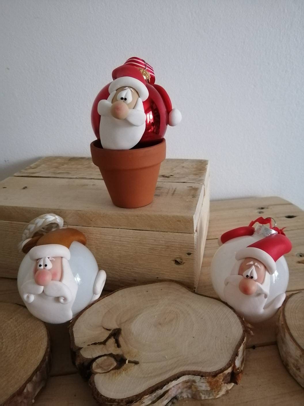 Boule de Noël, Boule, Père Noël, Rouge, Doré, Blanc, en Verre et Pate Polymère