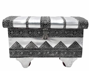 Caja de joyería mexicana antigua, caja de joyería de hojalata perforada