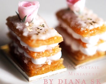 Maßstab 1:12 Romantische Mille-feuille Französisch Gebäck Puppenhaus Hochzeit Handgemachte Miniatur-Puppenhaus Essen Bäckerei Café Champagner Foodie Geschenk