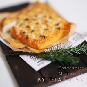 1:12 Dollhouse realistic Freshly baked Italian Rosemary & sea salt focaccia + herb sprig on wooden board Miniature food Bread Rustic kitchen