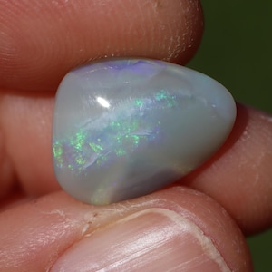 4.4ct Natural Opal: Freeform Gemstone from Lightning Ridge