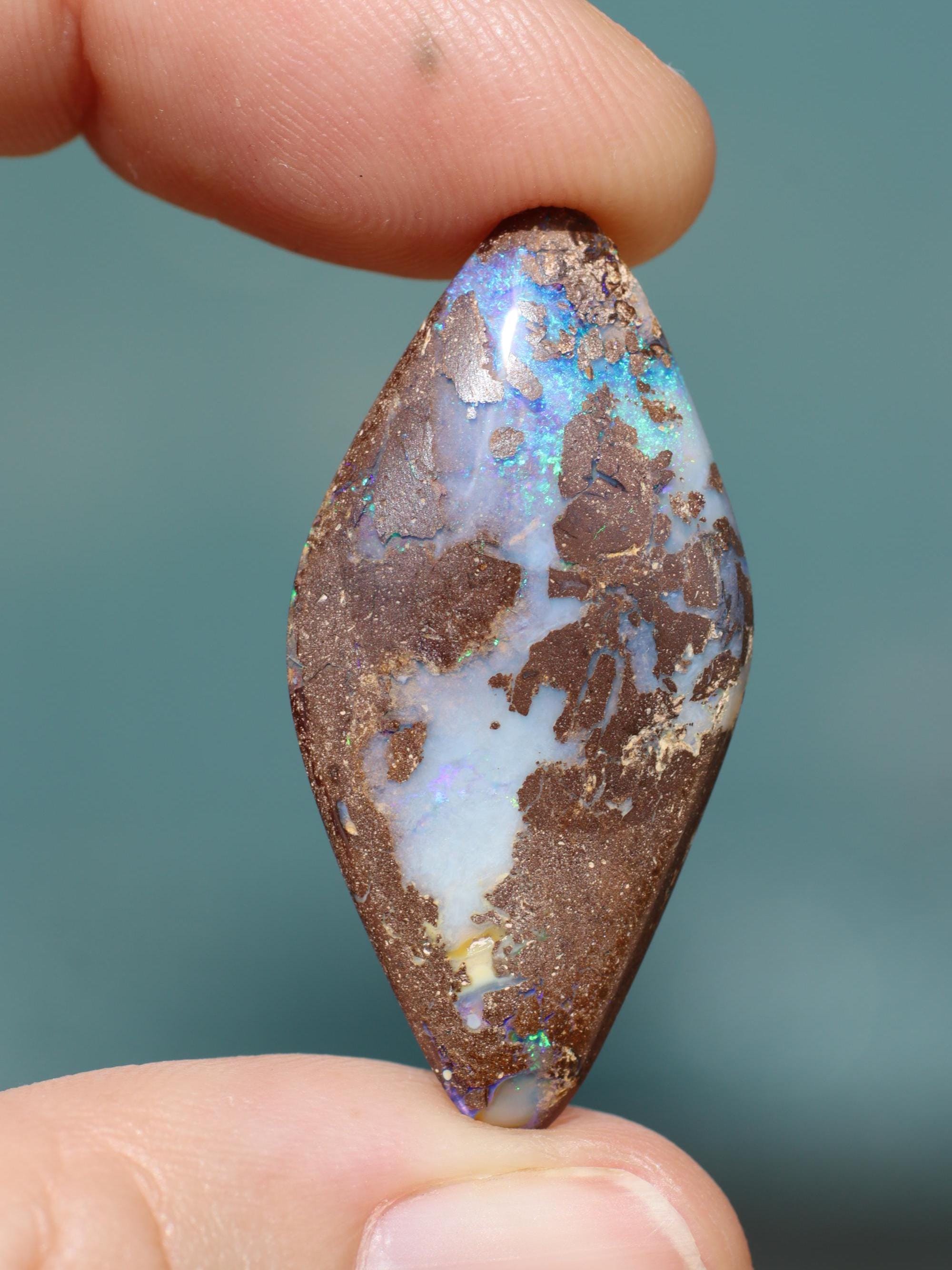 25カラット天然オーストラリア産ボルダーオパール（606） - Etsy 日本