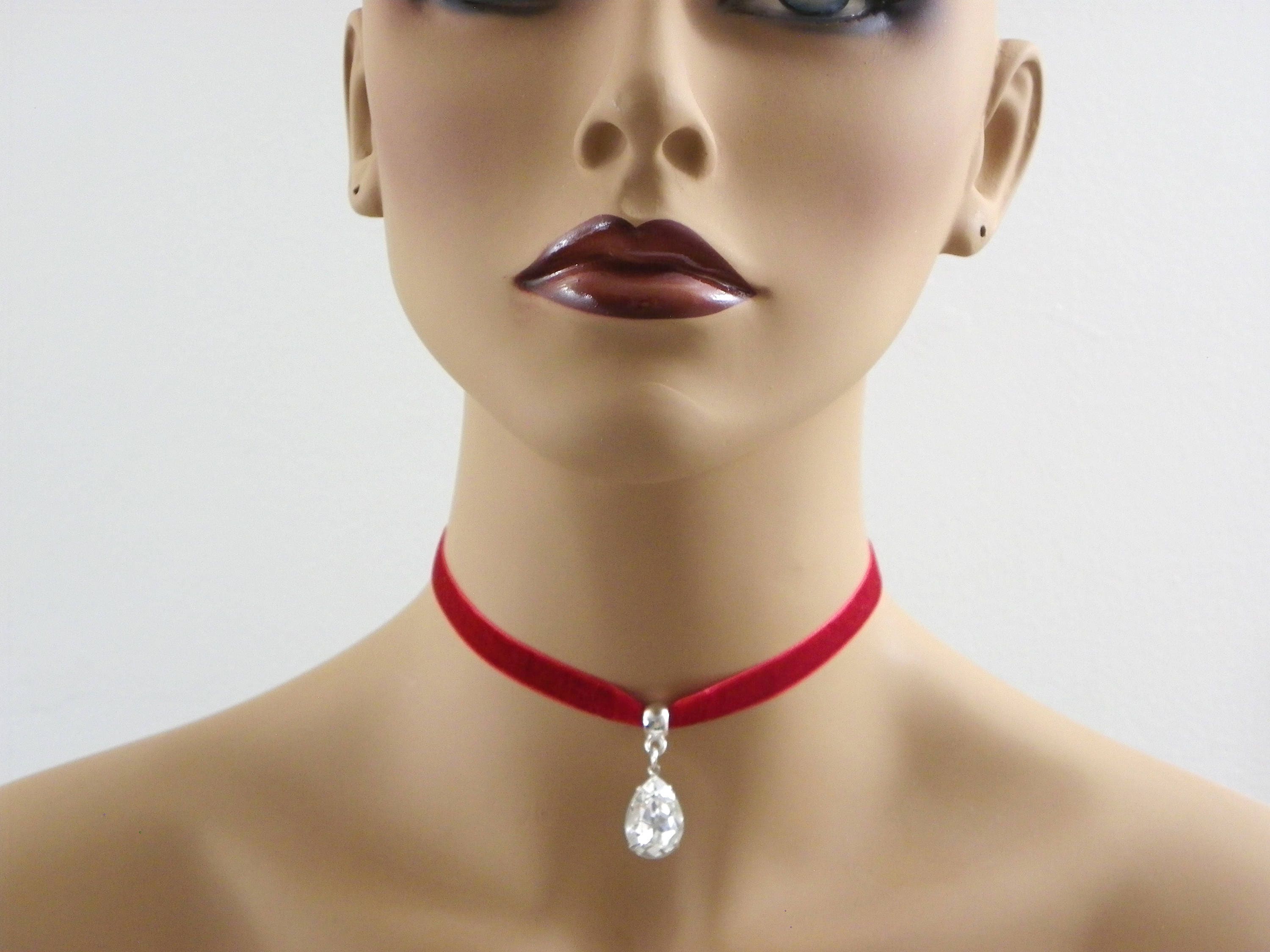 Acquista Collana girocollo con ciondolo a forma di cuore e pietre di cristallo Vogue da donna di Orion in Italia a partire da 1.34