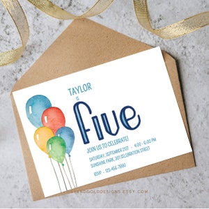 Modèle imprimable d'invitation de fête d'anniversaire pour 5e anniversaire cinquième bleu rouge vert jaune garçon fille inviter Corjl | Ivoire et or 3008 po.