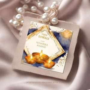Diwali Cadeaukaartje Aquarel Goud Diyas Hedendaags Modern Indiaas Desi Hindoe Festival Behuizing Card Corjl Template | Ivoor en goud 3501 GT