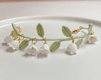 Crochet Lily of the Valley flower bracelet , Lily of the Valley bracelet, handmde Lily of the Valley bracelet, amigurumi bracelet