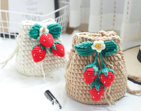 Strawberry bag that I made by altering a strawberry plushie pattern! : r/ crochet