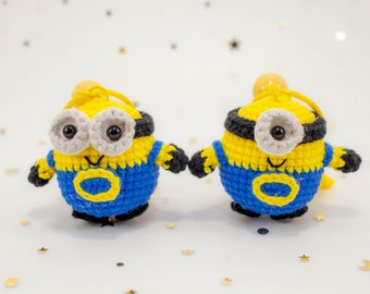 Crochet minion keychain, crochet minion, handmade minion keychain, amigurumi minion keychain, minion keychain, amigurumi minion