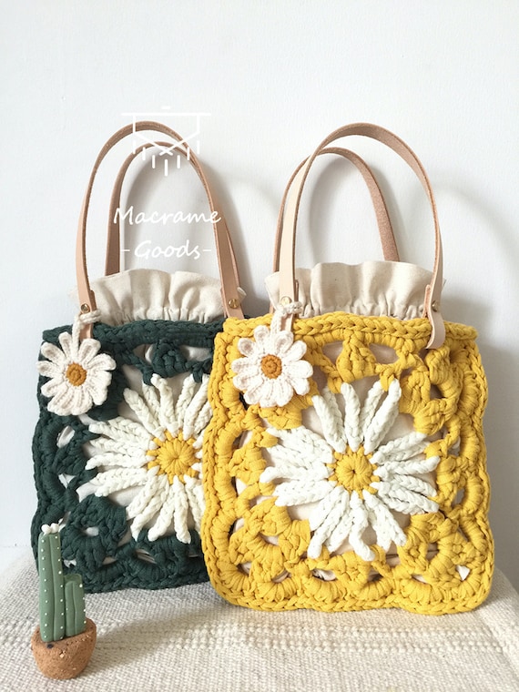 Tote bag with crochet flowers