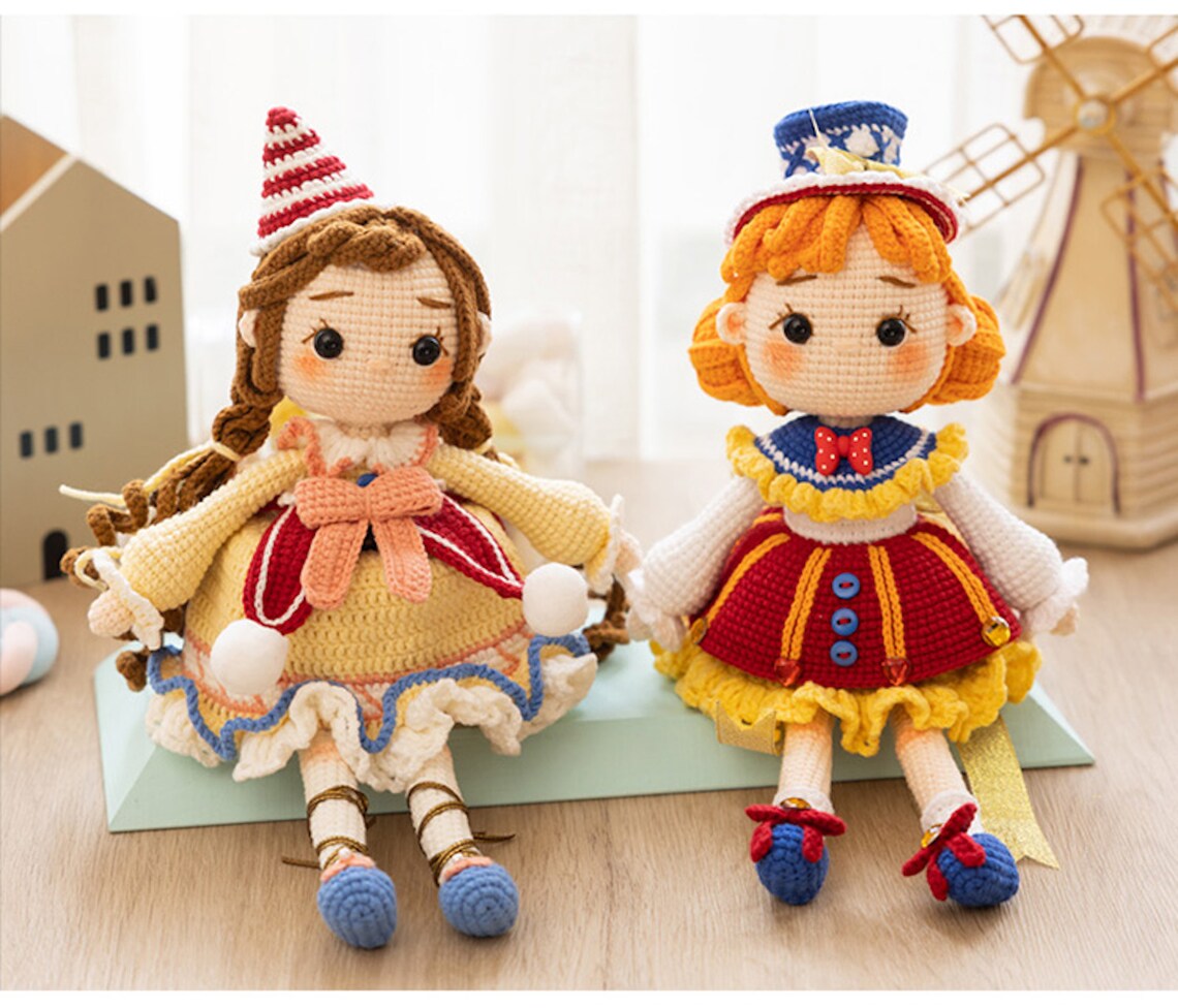 Poupée Amigurumi Faite Main - Mademoiselle Hiver, édition Rare Au Crochet