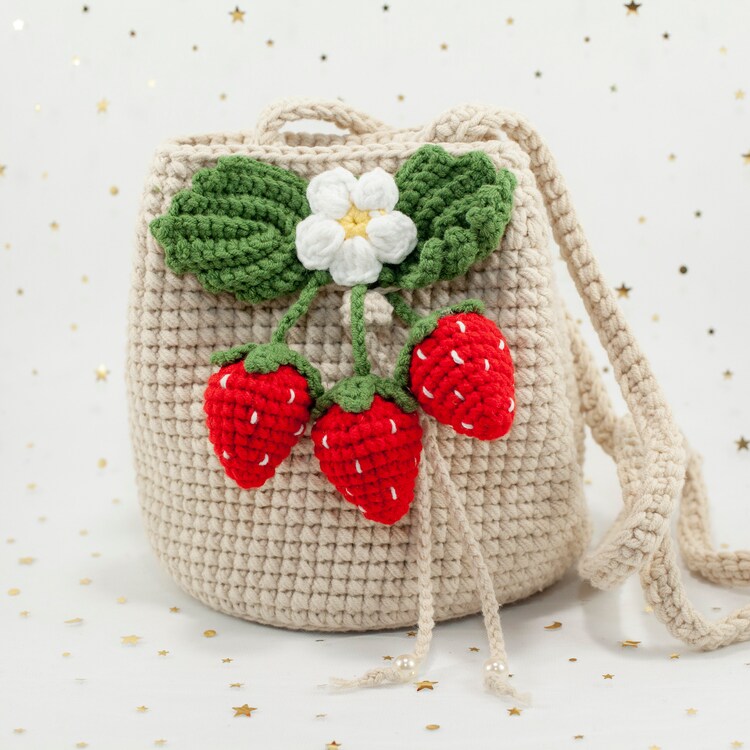 strawberry purse crochet pattern