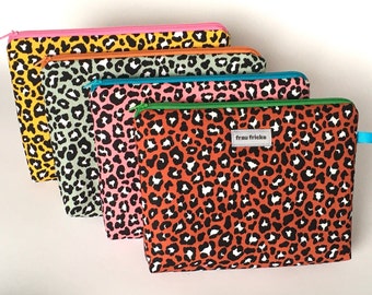 Kosmetiktasche Kulturtasche "Leo" Retro Rockabilly Stil mit Leoparden Muster und innen mit Wachstuch