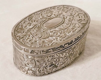 Silver plated oval shaped trinket box, attractive decorative leaf design, blue velvet interior, ideal for jewellery or trinkets-10.4cm