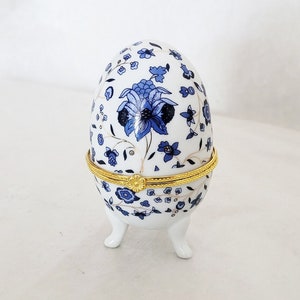 White Ceramic Egg Tray, Holds 6 or 12 Eggs 